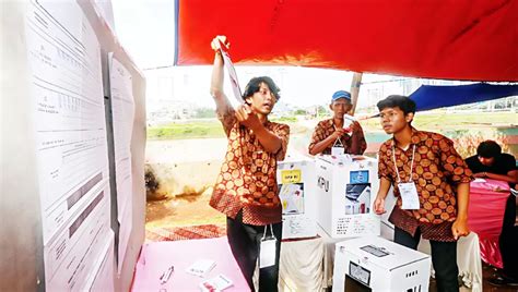 KPU Rancang Penghitungan Suara 2 Panel Metro Daily