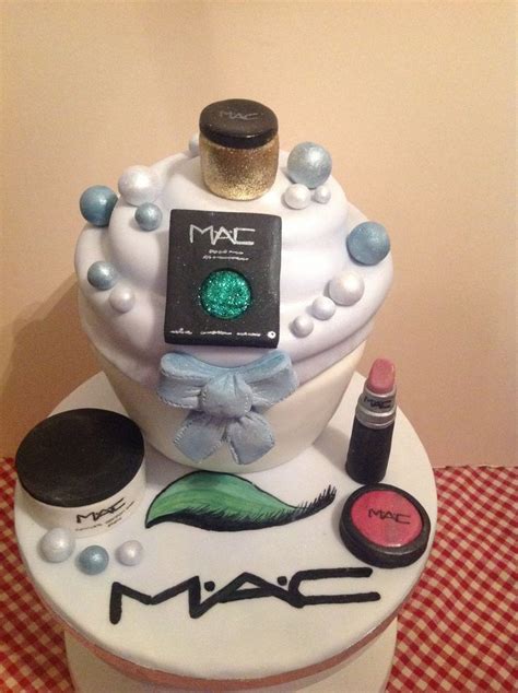 Makeup Cake Ou Comment Allier Gourmandise Et Beauté Make Up Cake Amazing Cakes Cake