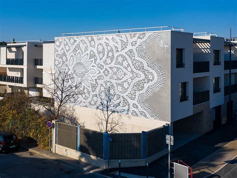 A Montpellier La Street Art A Uncinetto Di Nespoon Sky Arte