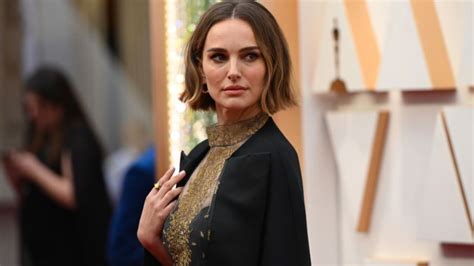 Natalie Portman Es Criticada Por Su Vestido En Los Oscar Y Ella