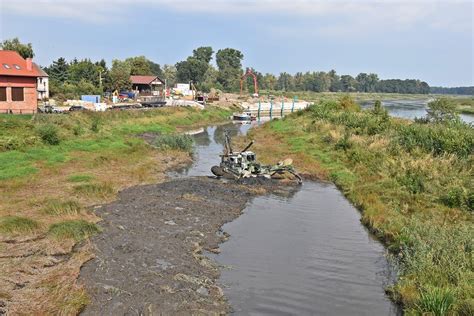 Rozpoczęło się pogłębianie portu w Ścinawie FOTO Ścinawa nad Odrą