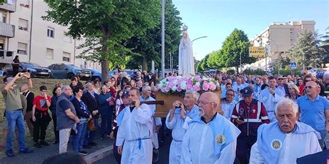 La Statua Della Madonna Di Fatima A Velletri La Dea Bendata