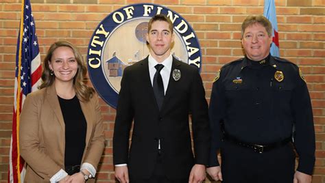 New Findlay Police Officer Sworn In Wfin Local News