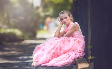 Wallpaper Pink dress cute girl thinking 2560x1600 HD Picture, Image