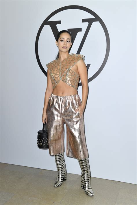 Zendaya And Her Amazing Bob Graced The Louis Vuitton Fall 2023 Front