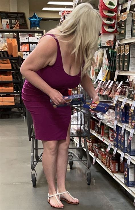 Blonde Milf In Tight Dress Boobs Forum