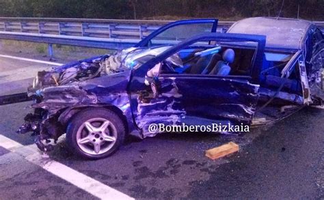 Un herido por una colisión múltiple entre cinco coches en el corredor