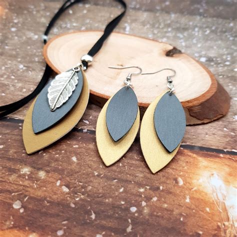 Collier ou Boucles d oreilles noir et doré Latelierdanslamaison