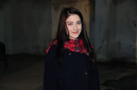 Hazal Kaya's Instagram, Twitter & Facebook on IDCrawl