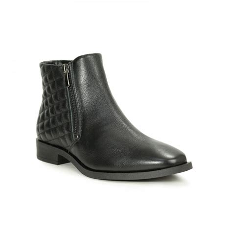 Bota Cano Baixo Vestige Couro Matelassê Vestige Sapatos Roupas