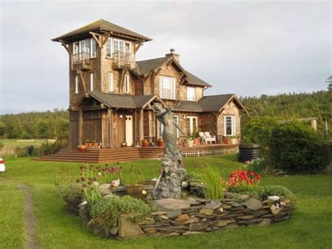 Contemporary Tower Houses And Homes With Turrets Inspired By Medieval