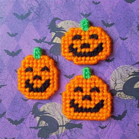 Plastic Canvas Three Little Pumpkins Mini Magnets Set Of 3 Plastic Canvas Crafts Plastic