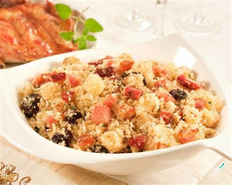 Farofa de Natal bacon e calabresa Fácil