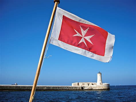 Why Choose the Malta Flag? - AML