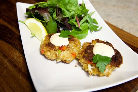 How To Make New England Crab Cakes Escoffier Online Culinary Academy