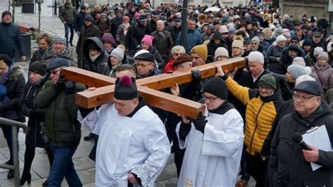 Droga Krzy Owa Przejdzie Ulicami Kalisza Nabo E Stwo Co Roku Przyci Ga