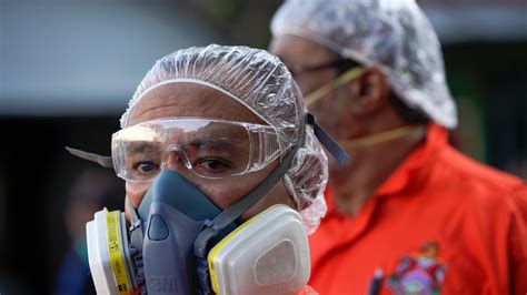 Coronavirus Us Stocked N95 Face Masks Instead Of Reusable Respirators