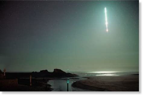 Huge Meteor Fireball Spotted In Skies Over Cornwall Uk Fire In The