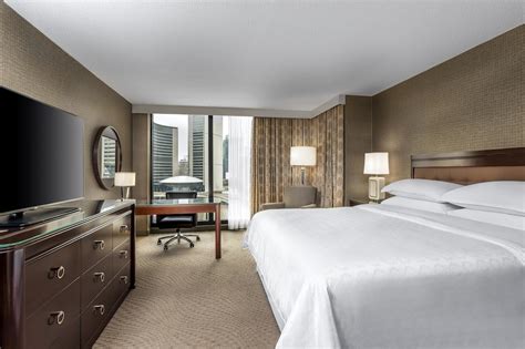 Sheraton Centre Toronto Hotel (Toronto, CAN) | Hotwire