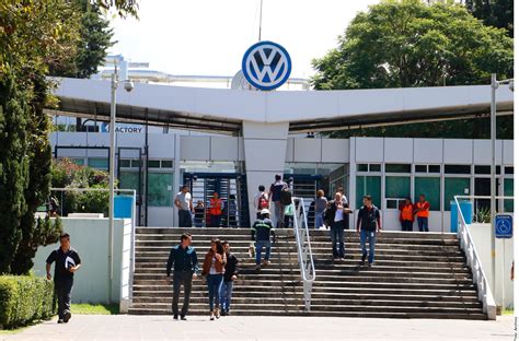 Presenta EU Queja Laboral Contra VW Luces Del Siglo