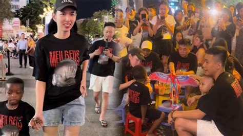 Thùy Tiên dẫn Lôi Con ra phố đi bộ cùng Quang Linh Vlog và team Châu