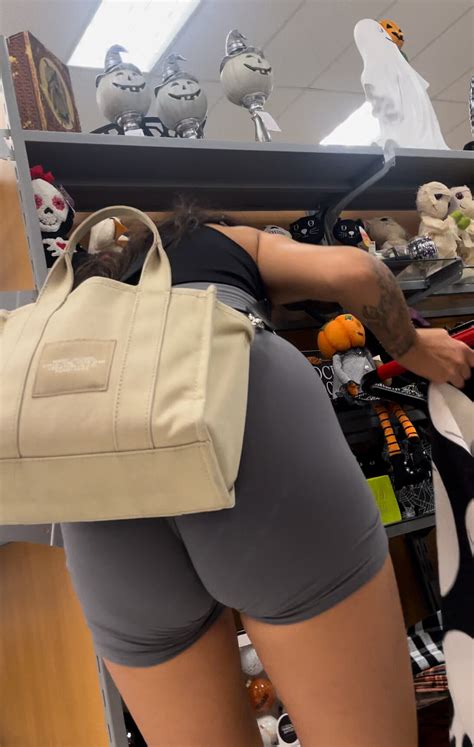 Unforgettable Brunette In Tight Shorts Short Shorts Volleyball Forum