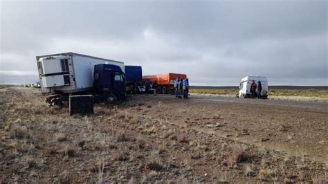 Choque En Cadena Entre Tres Camiones En La Ruta Cerca De Camarones