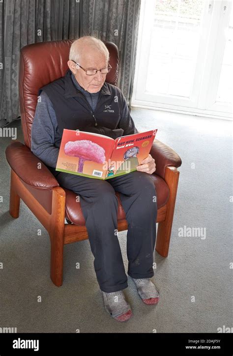 Old Recliner Chair Hi Res Stock Photography And Images Alamy