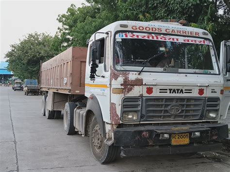 A Truck Full Of Rods Worth Rs 15 Lakh Seized From The Construction