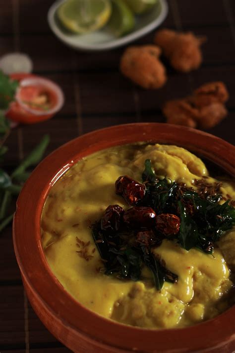 Punjabi Kadhi Pakora recipe, How to make Kadhi Pakora - Fas Kitchen