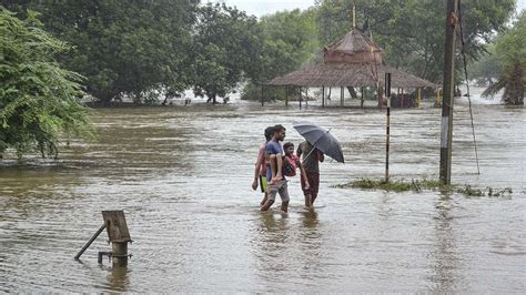 Mp Weather Update Red Alert For Rains Sounded In 39 Districts