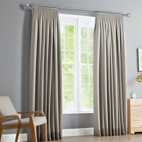 How To Hang Pencil Pleat Curtains Like A Pro In 4 Easy Steps Homes Guide