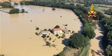 Tragedia Per Un Forte Alluvione Nelle Marche La Pioggia Pi Intensa In