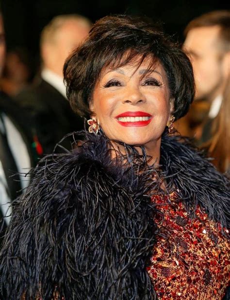 Dame Shirley Bassey Signs With Decca Records And Announces The Release Of A New Album As A Thank