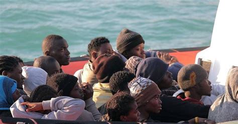 En La Costa Italiana Cerca De 400 Inmigrantes Desaparecidos Después De