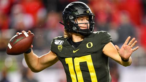 Nfl Draft 2020 Oregon Qb Justin Herbert Chats With Peter King Nbc Sports