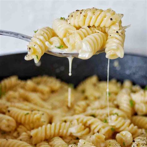 Fusilli Alfredo Sweet Caramel Sunday