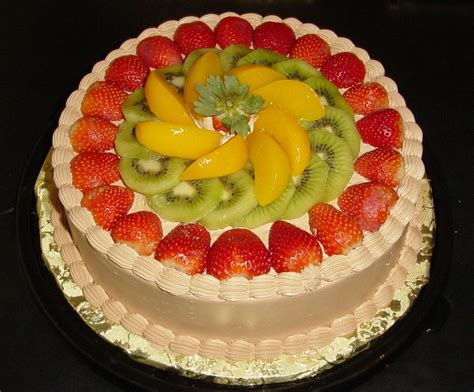 Pastel Redondo De Chocolate Con Fruta Desserts Cake Food