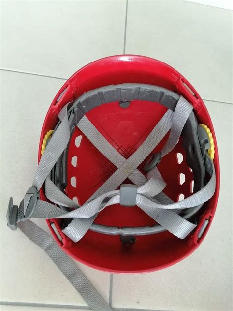 petzl safety helmet, Auto Accessories on Carousell