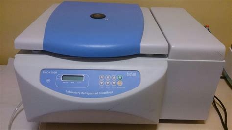 Centrifuge LMC 4200R Biosan UseScience