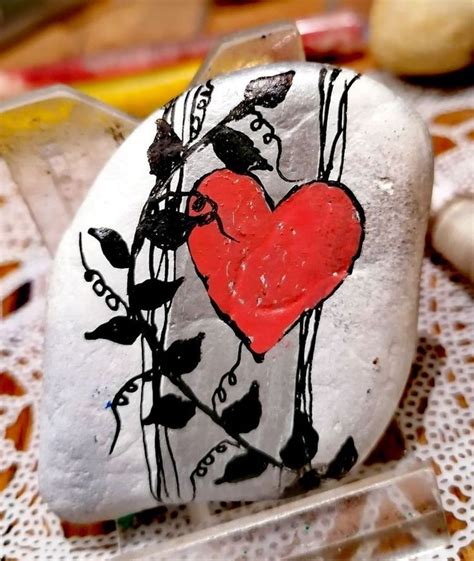 Pin By Sally Vittorio On Garden Favorites Diy Rock Art Rock Crafts