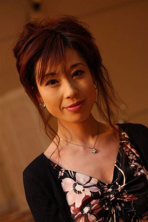 Classy Japanese Milf Full Of Elegant Beauty Scrolller