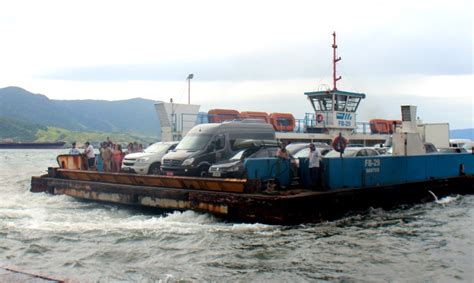 Travessia Da Balsa Entre S O Sebasti O E Ilhabela Est Movimento