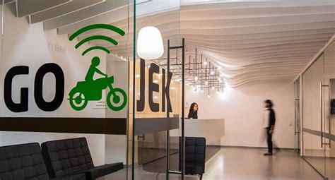 Gojek Singapore Celebrates 1st Birthday With Trans Cab Partnership