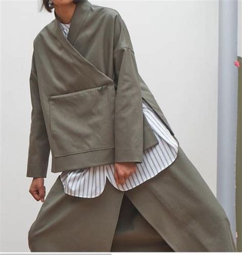 выкройка жакета на запах | Japan fashion, Clothes design, Minimalist ...