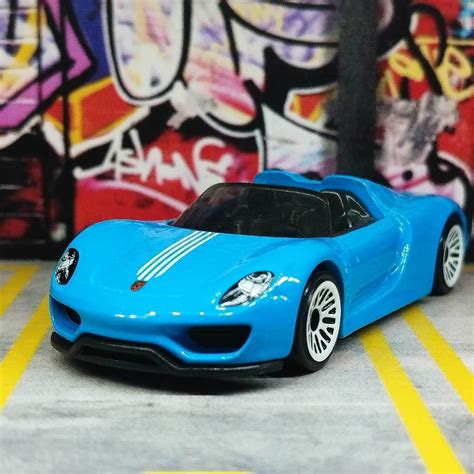 PORSCHE Putih Hot Wheels 散裝保時捷 918 Spyder 藍色條白色 BB 29 蝦皮購物