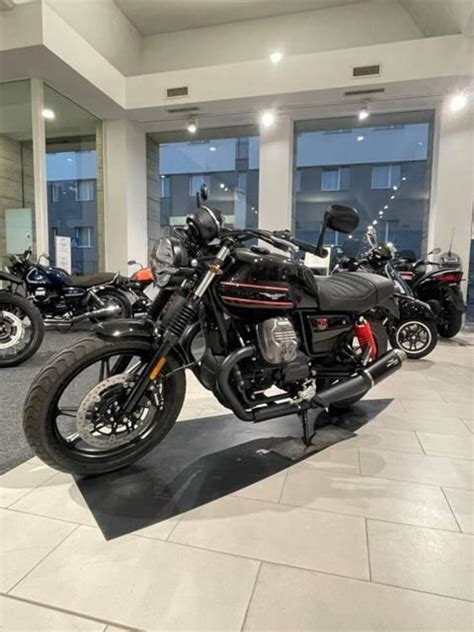 Vendo Moto Guzzi V7 Stone 2021 24 Nuova A Milano Codice 9040815