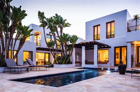 compound house      normal house