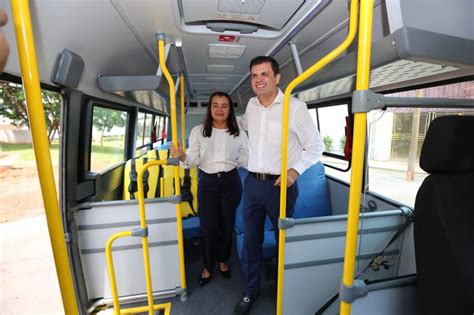 Municípios goianos recebem novos ônibus escolares