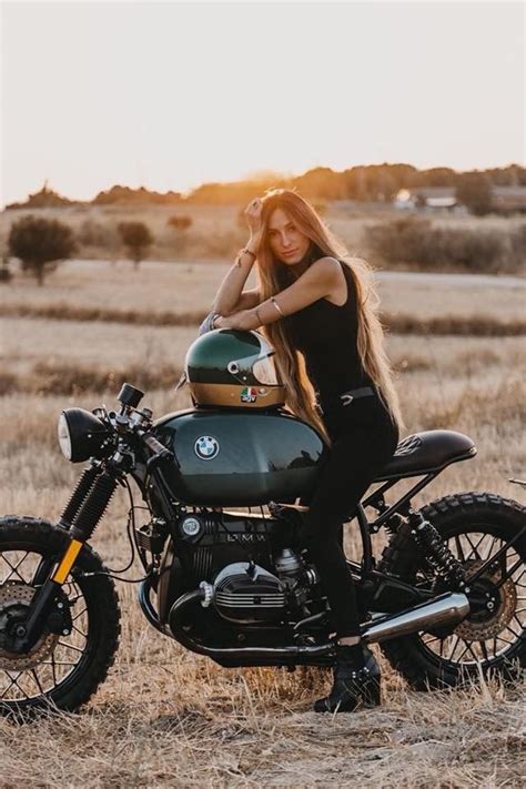 Pin By Maris Sinmas On Poses Motorcycle Girl Cafe Racer Girl Biker